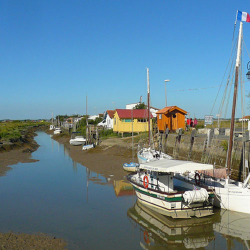 village de pierre et d'eau